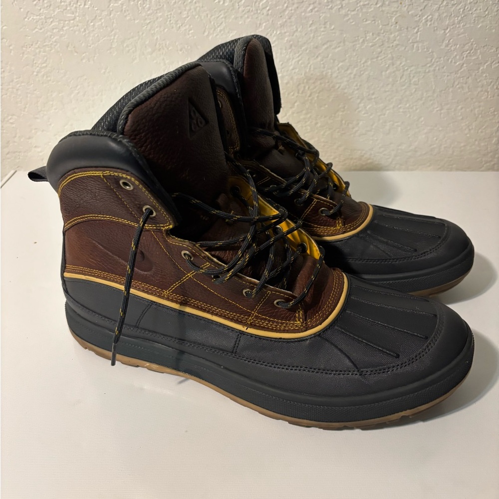 Nike ACG Duck Boot in Brown and Black